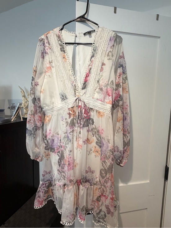 Lulus Dresses & Skirts - Lulu's White Floral Long-Sleeve Lace-Trim Dress